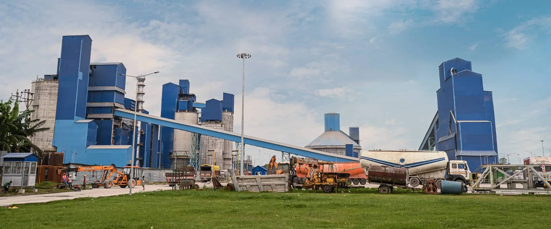 cement-plants-near-me-how-local-manufacturing-impacts-construction-quality hero